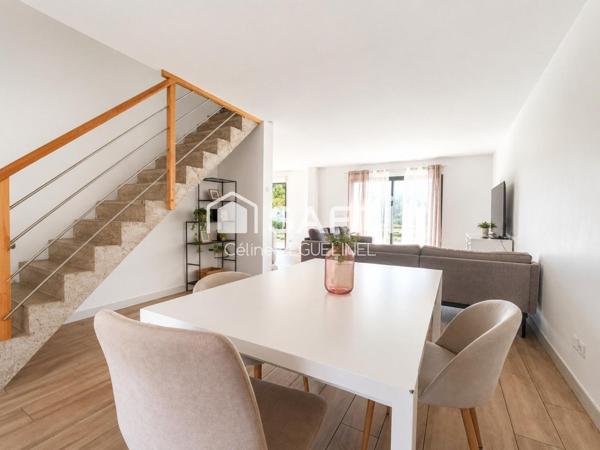 Maison récente, 5 chambres et beau potentiel
