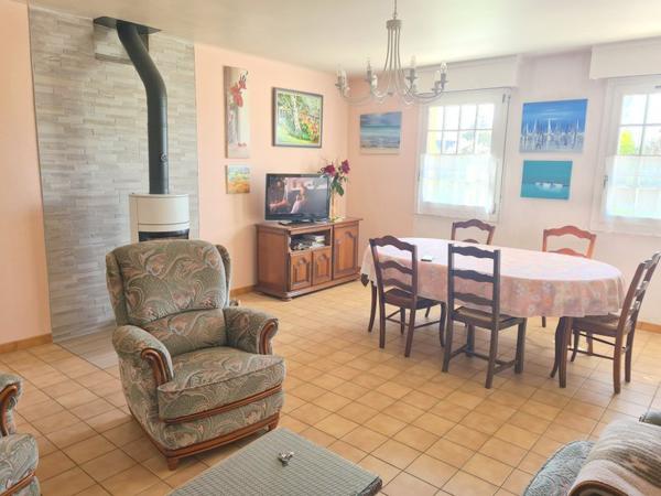 Trégomeur (22590) jolie maison, bien exposée, sur un terrain de 960m2, clos