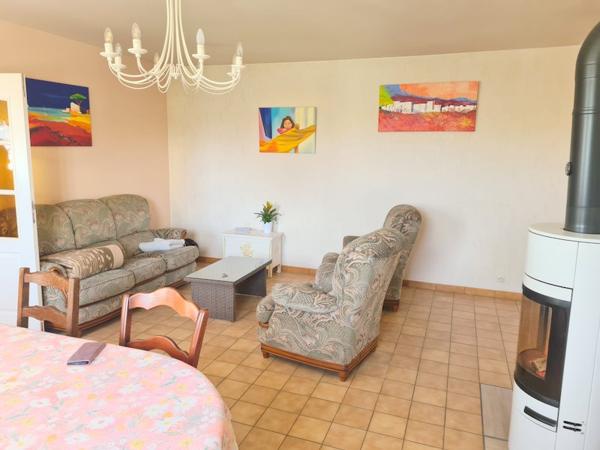 Trégomeur (22590) jolie maison, bien exposée, sur un terrain de 960m2, clos