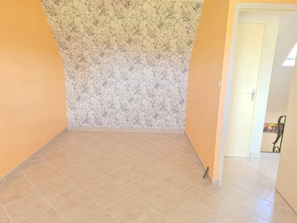 Trégomeur (22590) jolie maison, bien exposée, sur un terrain de 960m2, clos