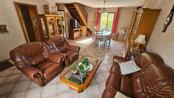 Bazainville / Maison familiale idéalement située / 5 chambres