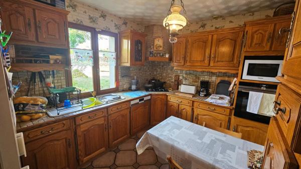 Bazainville / Maison familiale idéalement située / 5 chambres