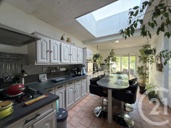Maison à vendre  4 pièces - 110 m 2   HELLEMMES LILLE  - 59