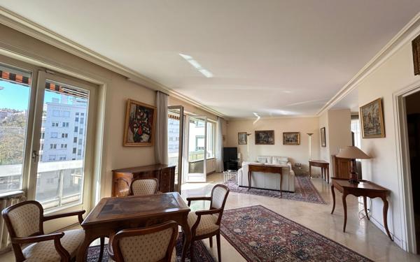 Appartement à vendre    5 pièces • 190,74 m2 Lyon 6