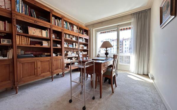 Appartement à vendre    5 pièces • 190,74 m2 Lyon 6