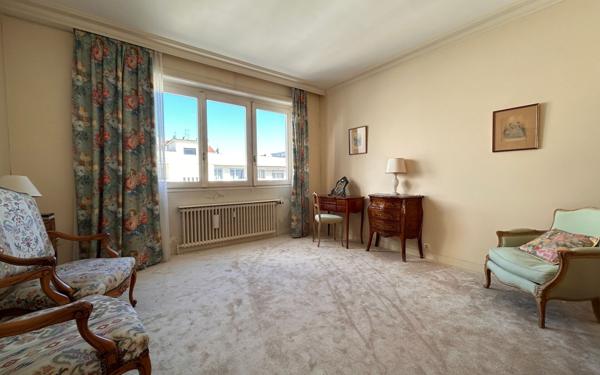 Appartement à vendre    5 pièces • 190,74 m2 Lyon 6