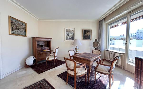 Appartement à vendre    5 pièces • 190,74 m2 Lyon 6