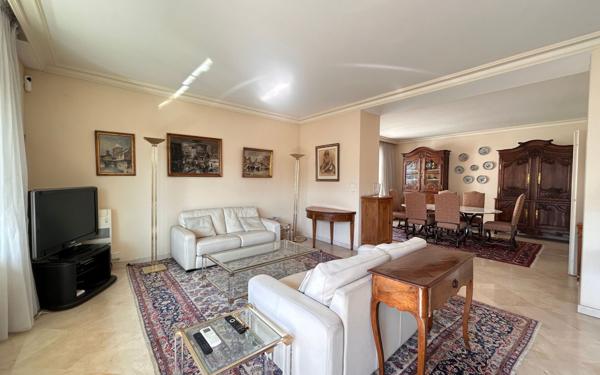 Appartement à vendre    5 pièces • 190,74 m2 Lyon 6