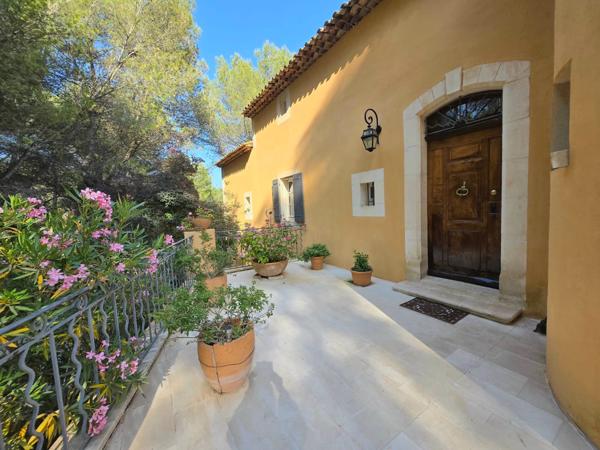 Aubagne (13400) MAISON / BASTIDE SECTEUR EOURES - AUBAGNE - 362 m² sur terrain de 9753 m² - Piscine - AU CALME et SANS VIS-à-V