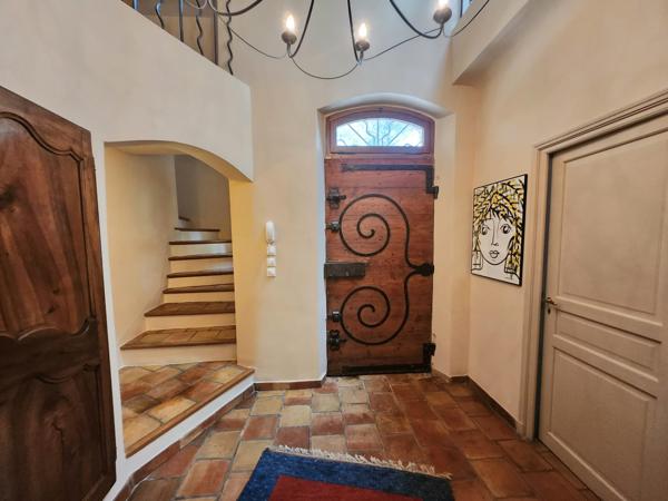 Aubagne (13400) MAISON / BASTIDE SECTEUR EOURES - AUBAGNE - 362 m² sur terrain de 9753 m² - Piscine - AU CALME et SANS VIS-à-V