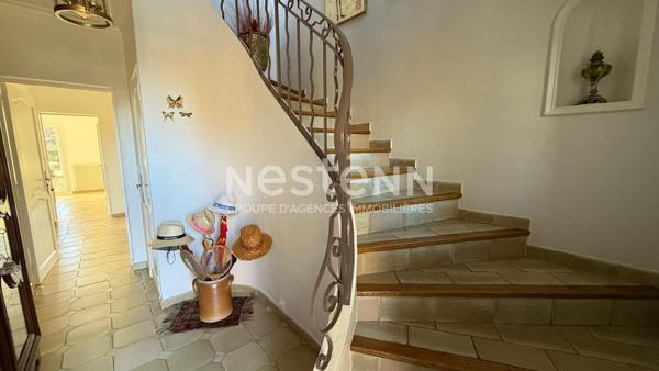 Demeure d'exception de 224 m2 avec 4 chambres et son garage à Trets