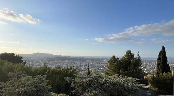 Découvrez cette maison avec vue mer ! Un véritable coup de coeur !