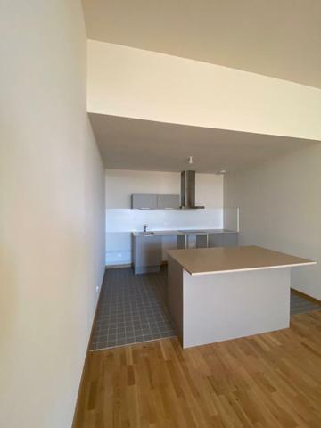 POITIERS: Appartement T3 de 96.05 m² avec parking