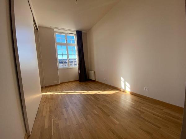 POITIERS: Appartement T3 de 96.05 m² avec parking