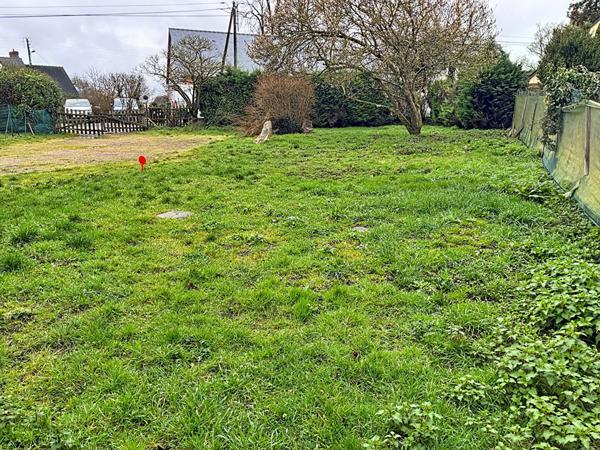 Terrain bâti constructible avec dépendances