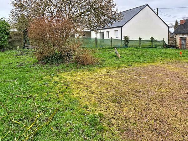 Terrain bâti constructible avec dépendances