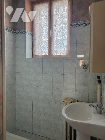 Maison individuelle à rénover possédant un jardin avec puits