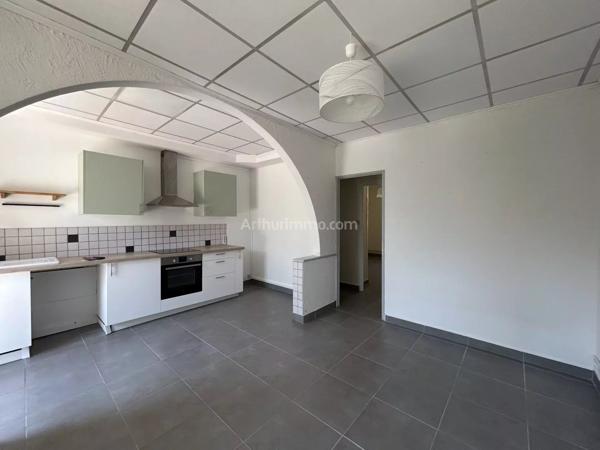 Location                                                      Appartement
                        
                     2 pièces                      48 m2                     à Martigues