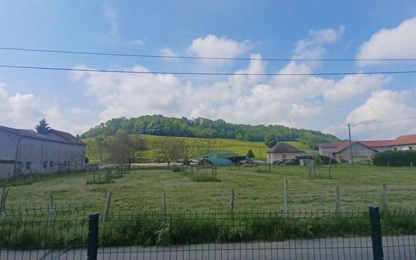 Terrain à vendre    La Bâtie-Divisin