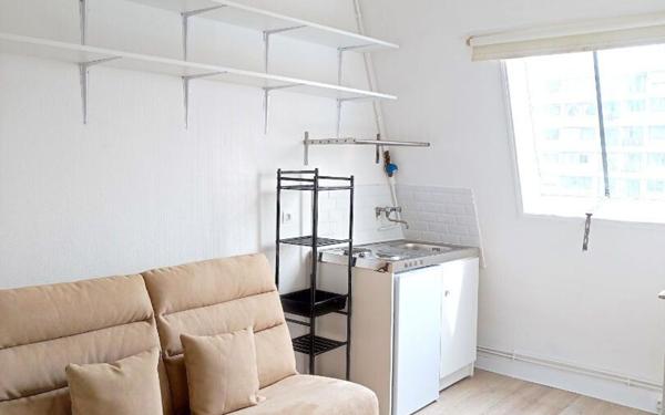 Appartement à louer    1 pièce • 10,20 m2 Paris 10