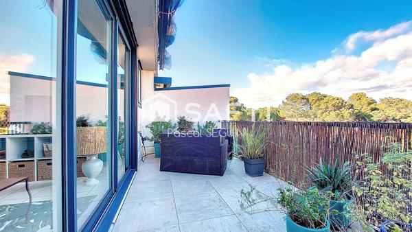 2 PIECES - DERNIER ETAGE - 2 GRANDES TERRASSES - PROCHE PLAGE