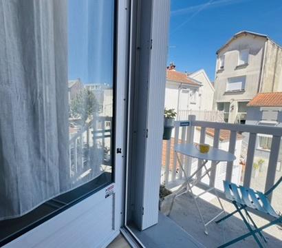 Appartement
         3 pièces
        - 50 m² 259 000 € *
