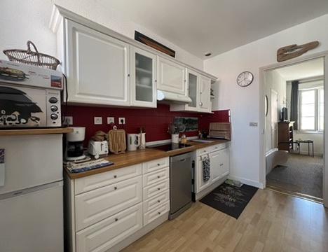 Appartement
         3 pièces
        - 50 m² 259 000 € *