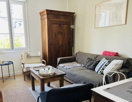 Appartement
         3 pièces
        - 50 m² 259 000 € *
