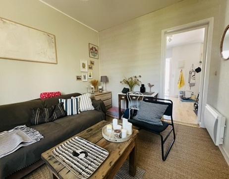 Appartement
         3 pièces
        - 50 m² 259 000 € *