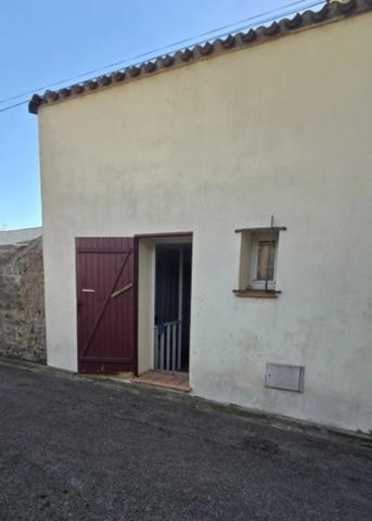 Maison à vendre 5 pièces LA REDORTE (11) 2 chambres 101 M2 habitable avec cour de 31 m2