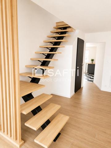 Maison rénovée avec patio et dépendance