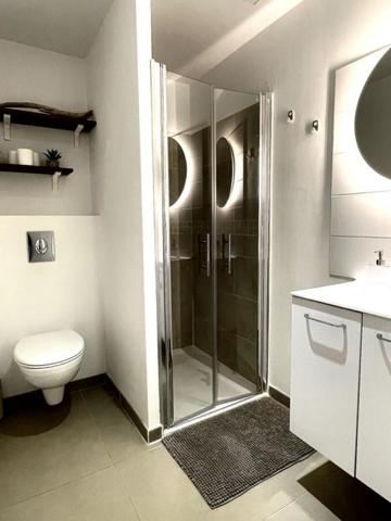 Sanary sur Mer - T2 avec jardin et place de parking privée