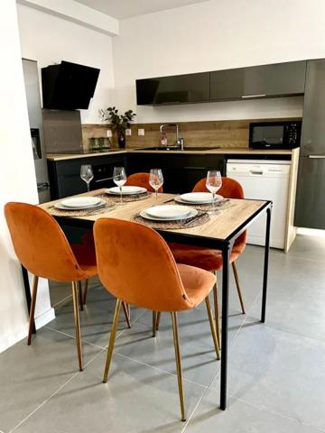 Sanary sur Mer - T2 avec jardin et place de parking privée