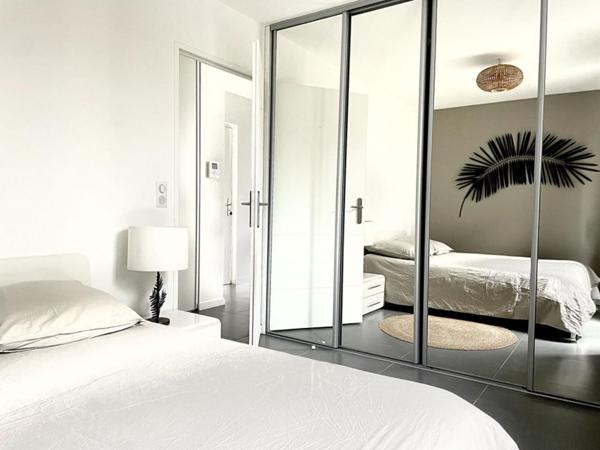 Sanary sur Mer - T2 avec jardin et place de parking privée