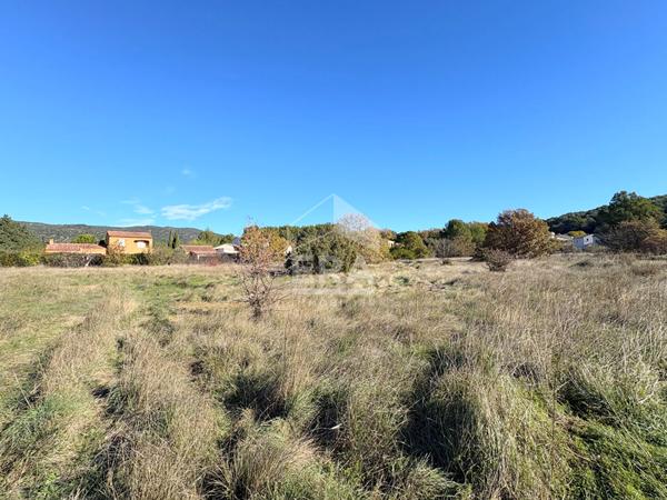 A VENDRE 84360 LAURIS TERRAIN CONSTRUCTIBLE DE 753M² A 1017M²