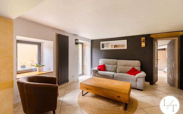 Maison à vendre    6 pièces • 220 m2 Saint-Laurent-de-Mure