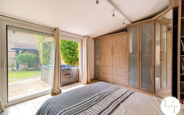 Maison à vendre    6 pièces • 220 m2 Saint-Laurent-de-Mure