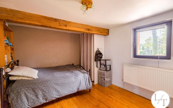 Maison à vendre    6 pièces • 220 m2 Saint-Laurent-de-Mure