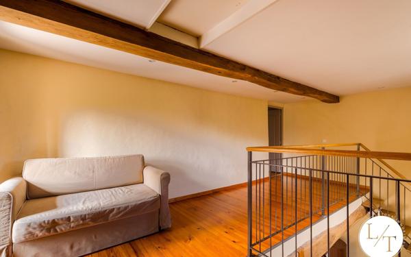 Maison à vendre    6 pièces • 220 m2 Saint-Laurent-de-Mure