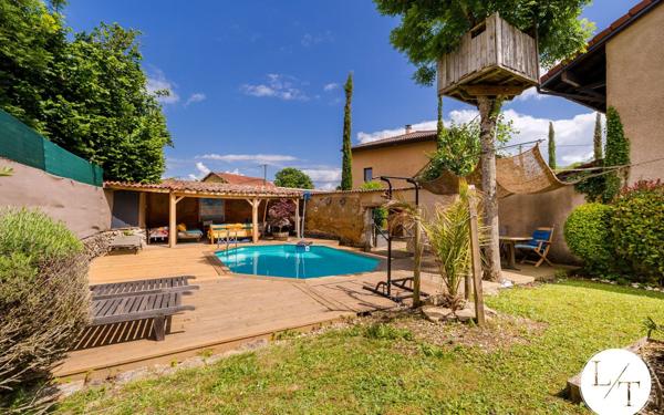 Maison à vendre    6 pièces • 220 m2 Saint-Laurent-de-Mure