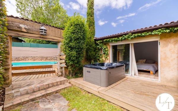 Maison à vendre    6 pièces • 220 m2 Saint-Laurent-de-Mure