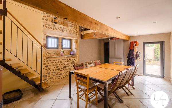 Maison à vendre    6 pièces • 220 m2 Saint-Laurent-de-Mure