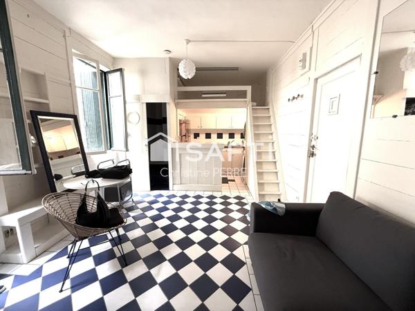 Appartement Art déco avec  mezzanine au bord de l'eau