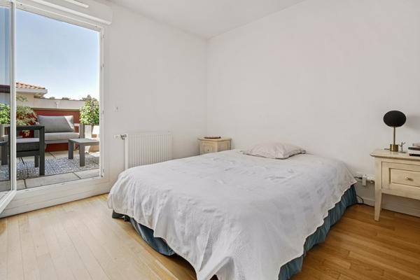 Oullins - Centre: Un appartement T2 de 47m2 avec terrasse et garage