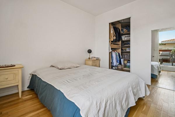 Oullins - Centre: Un appartement T2 de 47m2 avec terrasse et garage