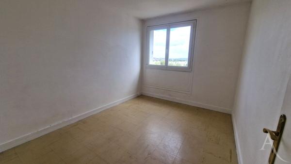Bel appartement à Mantes La Jolie 3 pièces de 57 m² avec cave et un parking