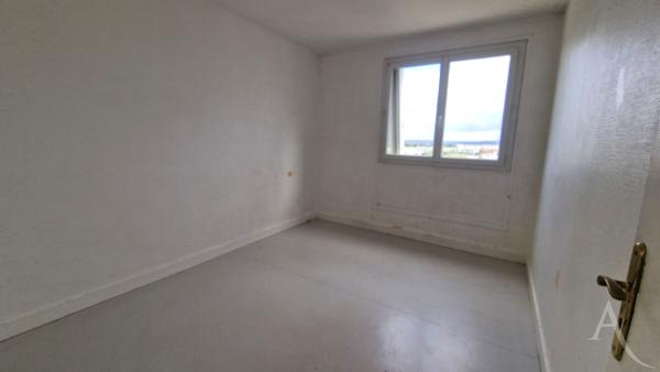 Bel appartement F3 à Mantes La Jolie de 57 m² avec cave et un parking