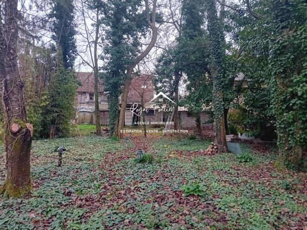 Dans un hameau, avec vue sur la nature
