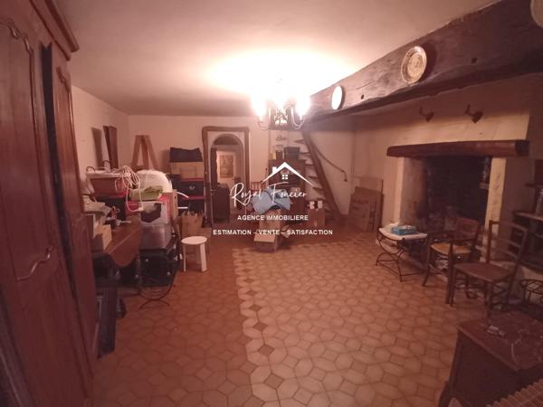 Dans un hameau, avec vue sur la nature