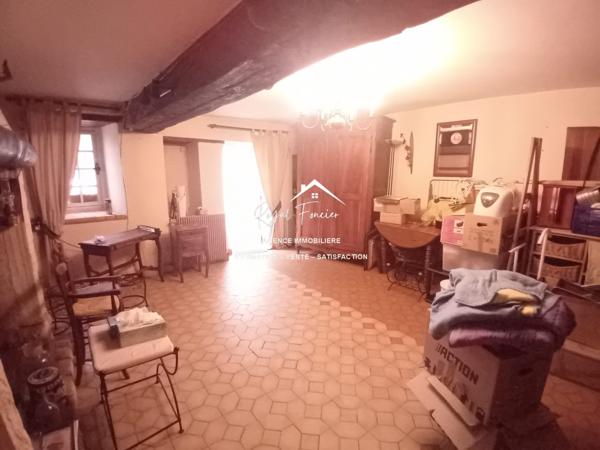 Dans un hameau, avec vue sur la nature